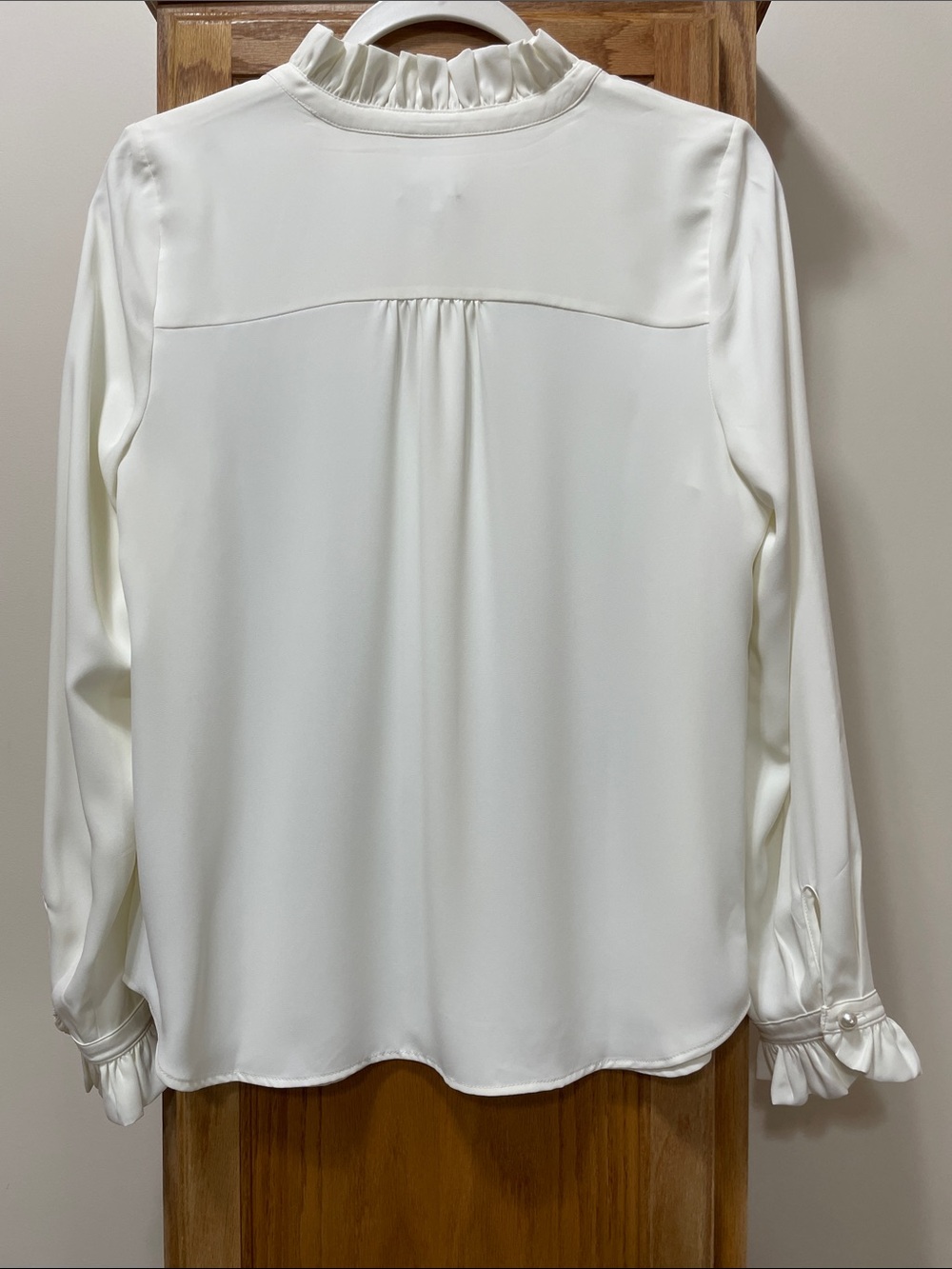 Talbots Cream Ruffle-Neck Long Sleeve Blouse Size Medium Petite NWT - Picture 11 of 15